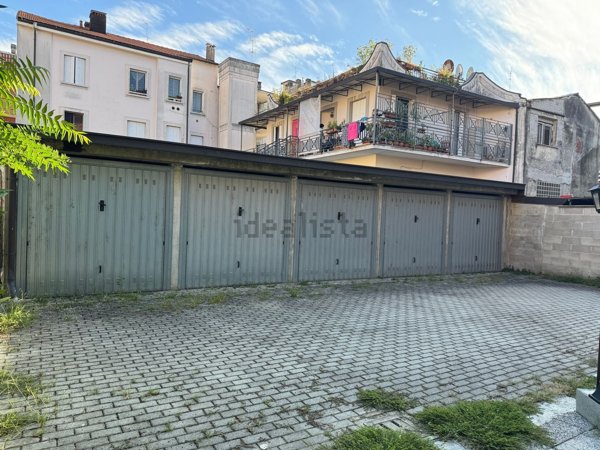 box auto in vendita a Corsico