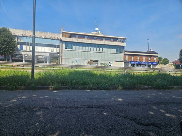 intera palazzina in vendita a Corsico