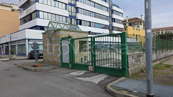 box auto in vendita a Corsico