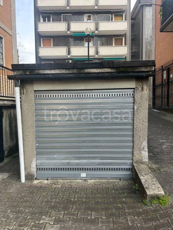 box auto in vendita a Corsico