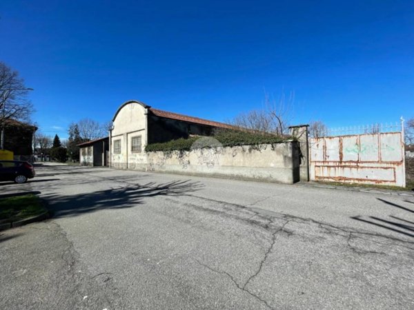 locale commerciale in vendita a Cuggiono