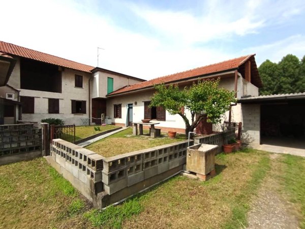 casa indipendente in vendita a Cuggiono