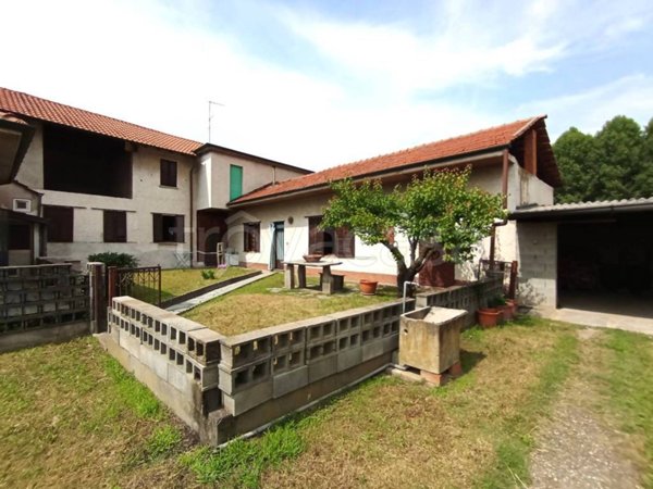 casa indipendente in vendita a Cuggiono