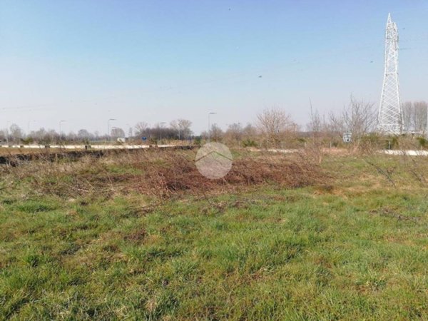 terreno edificabile in vendita a Cuggiono