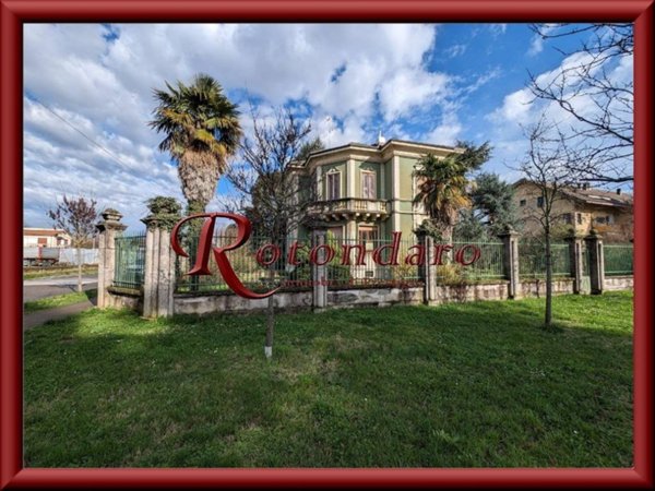 casa indipendente in vendita a Cuggiono
