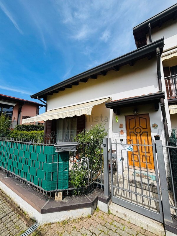 casa indipendente in vendita a Cuggiono
