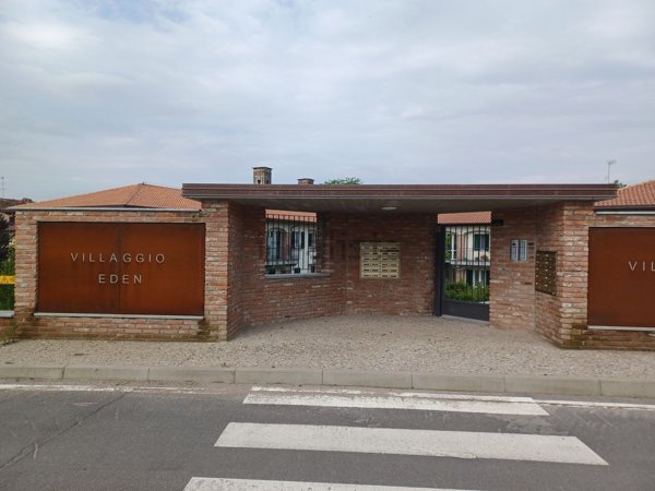 appartamento in vendita a Cuggiono in zona Castelletto di Cuggiono