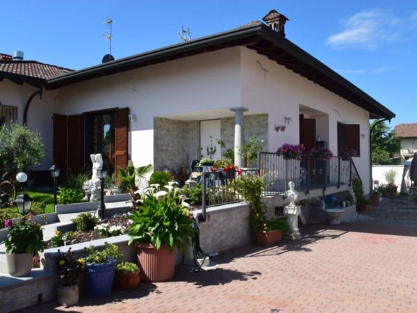 casa indipendente in vendita a Cuggiono