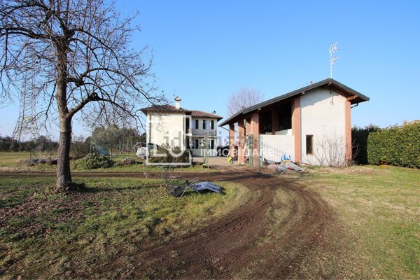 casa indipendente in vendita a Cuggiono