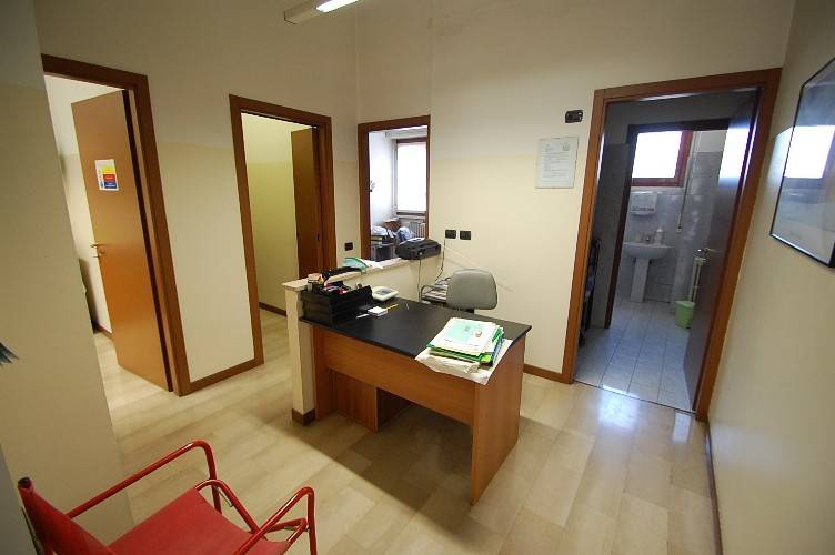 negozio in vendita a Cuggiono