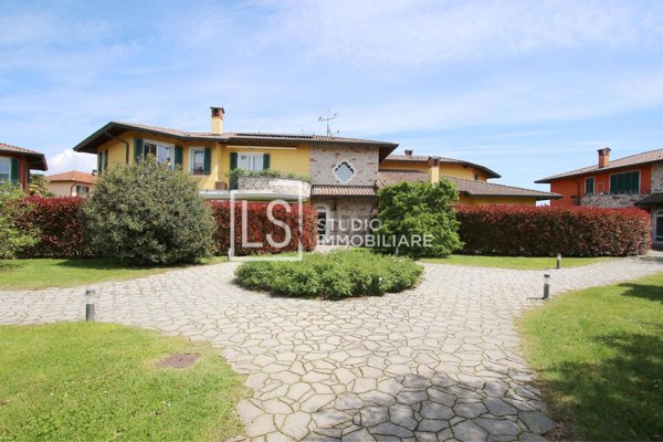 appartamento in vendita a Cuggiono in zona Castelletto di Cuggiono