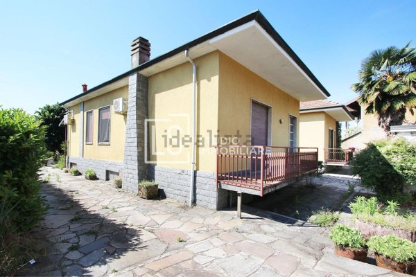 negozio in vendita a Cuggiono