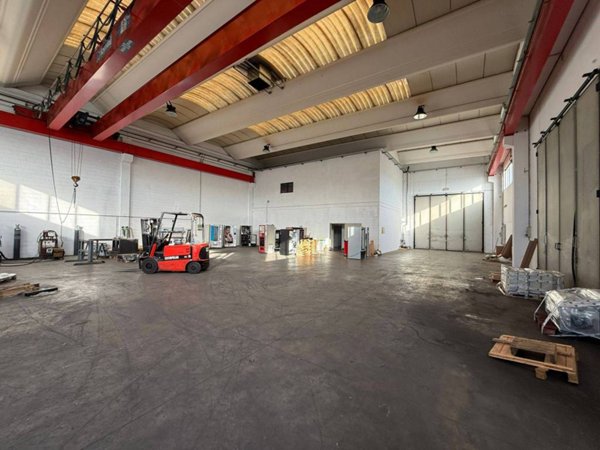 locale commerciale in vendita a Cuggiono