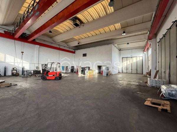 locale commerciale in vendita a Cuggiono
