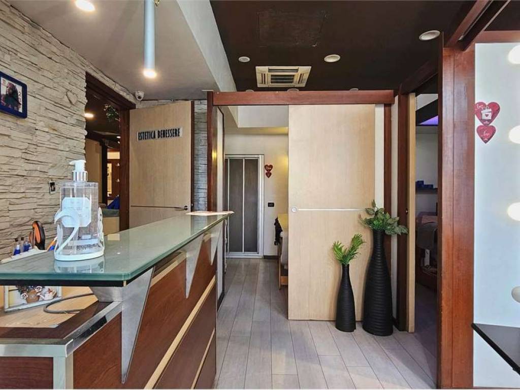 negozio in vendita a Cuggiono