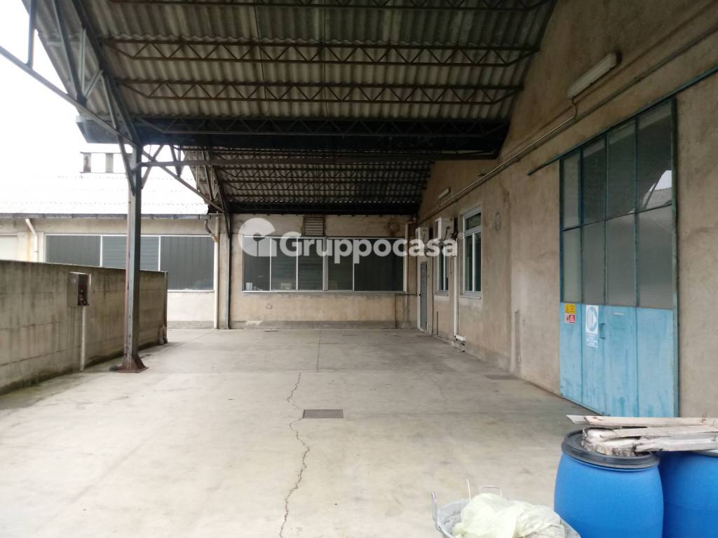 capannone in vendita a Cuggiono