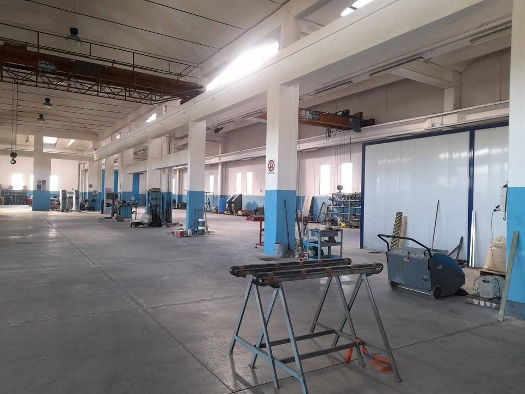 capannone in vendita a Cuggiono