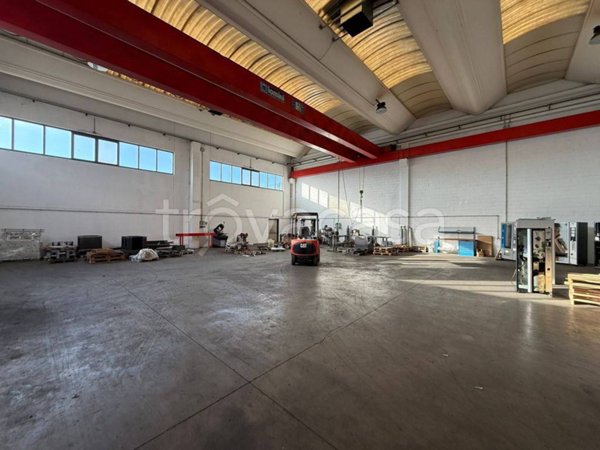 locale commerciale in vendita a Cuggiono