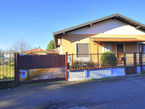 casa indipendente in vendita a Cuggiono