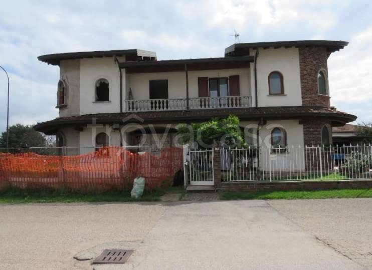 casa indipendente in vendita a Cuggiono