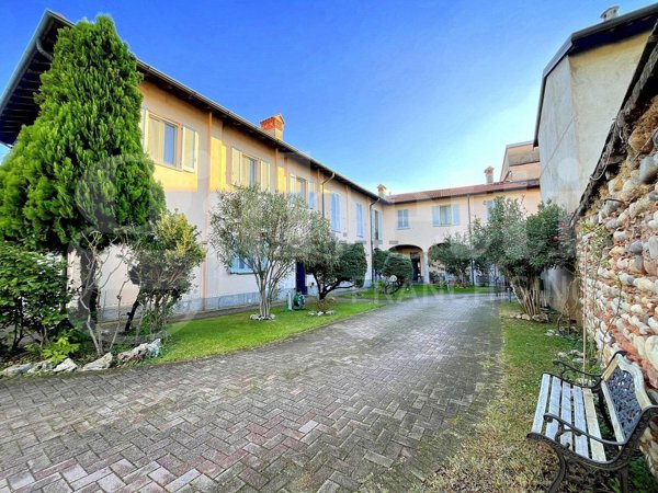 appartamento in vendita a Cuggiono in zona Castelletto di Cuggiono