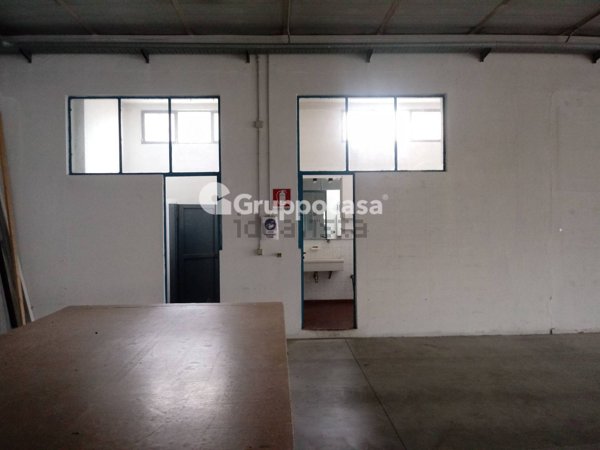 capannone in vendita a Cuggiono