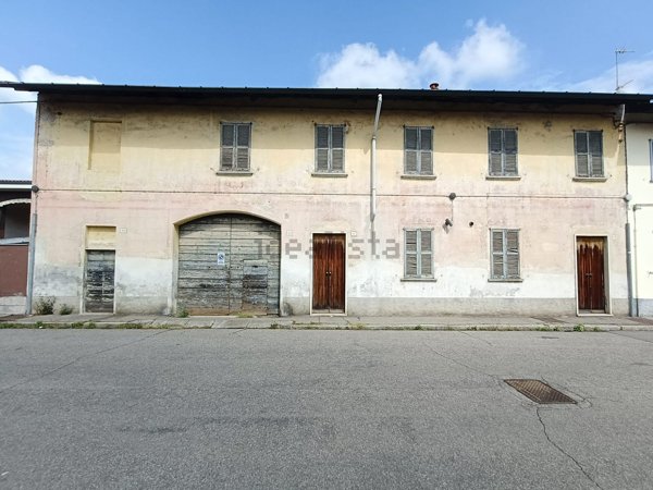 casale in vendita a Cuggiono