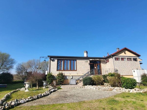 negozio in vendita a Cuggiono