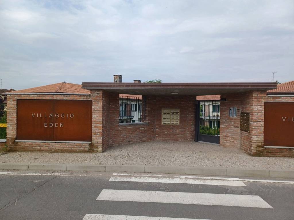 appartamento in vendita a Cuggiono in zona Castelletto di Cuggiono