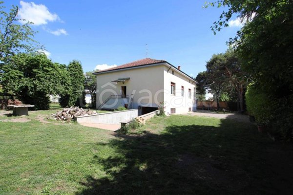 casa indipendente in vendita a Cuggiono in zona Castelletto di Cuggiono