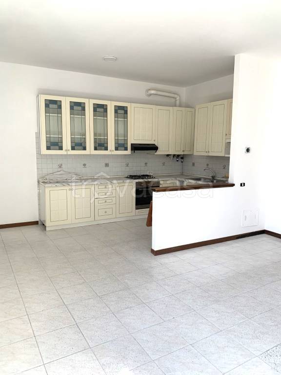 appartamento in vendita a Cuggiono in zona Castelletto di Cuggiono