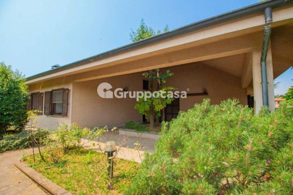 casa indipendente in vendita a Cuggiono in zona Castelletto di Cuggiono