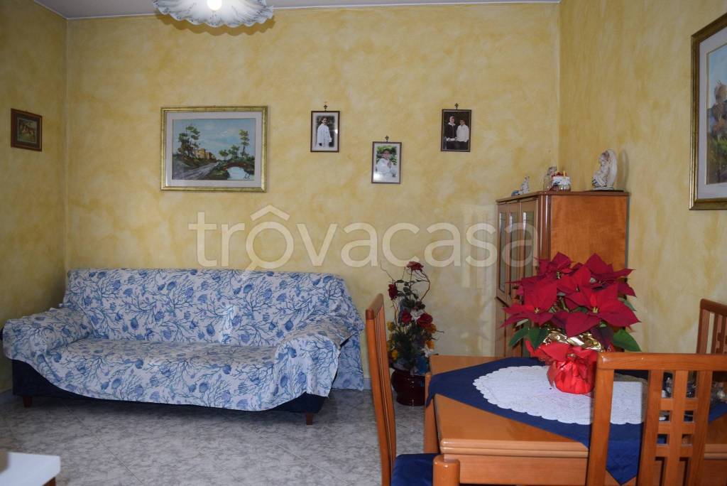appartamento in vendita a Cuggiono in zona Castelletto di Cuggiono