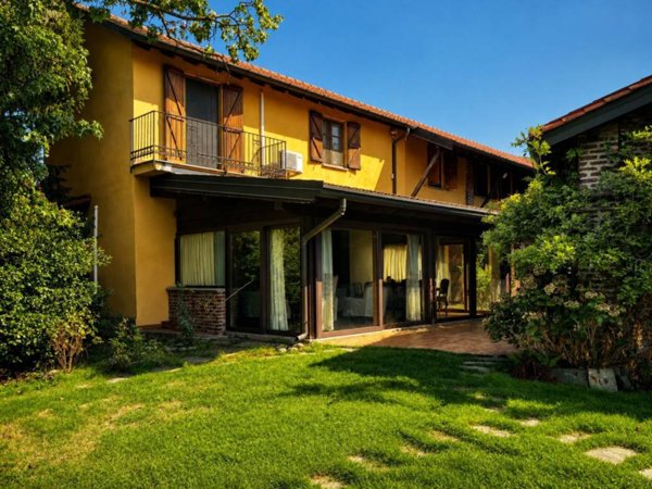casa indipendente in vendita a Cuggiono in zona Castelletto di Cuggiono
