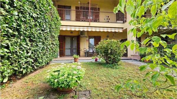 casa indipendente in vendita a Cuggiono in zona Castelletto di Cuggiono