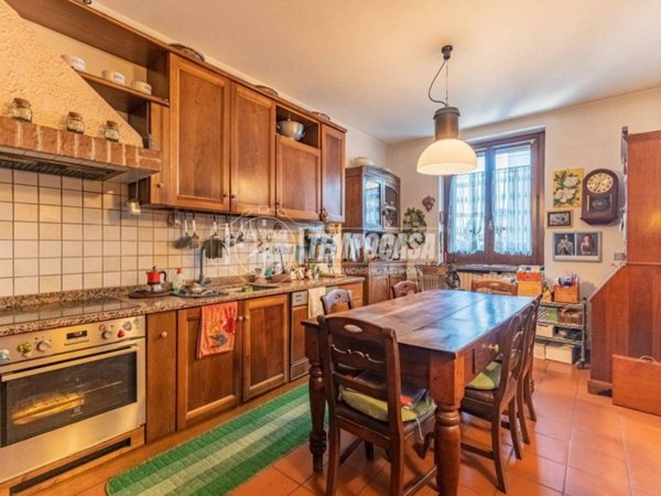 casa indipendente in vendita a Cusago in zona Monzoro