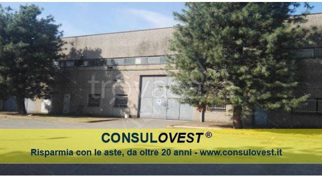 locale commerciale in vendita a Cusago
