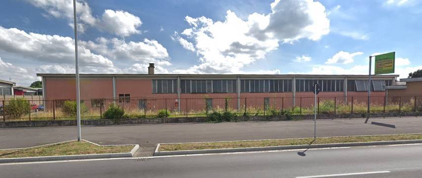 locale commerciale in vendita a Cusago