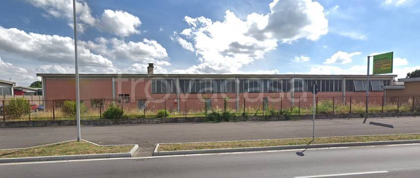 locale commerciale in vendita a Cusago