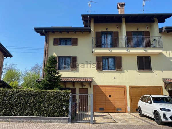 casa indipendente in vendita a Cusago