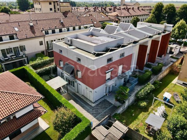casa indipendente in vendita a Cusago