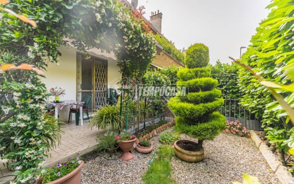 casa indipendente in vendita a Cusago in zona Monzoro