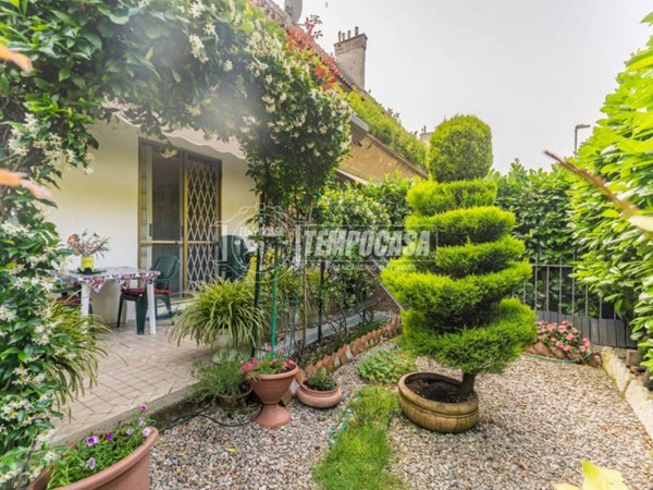 casa indipendente in vendita a Cusago in zona Monzoro