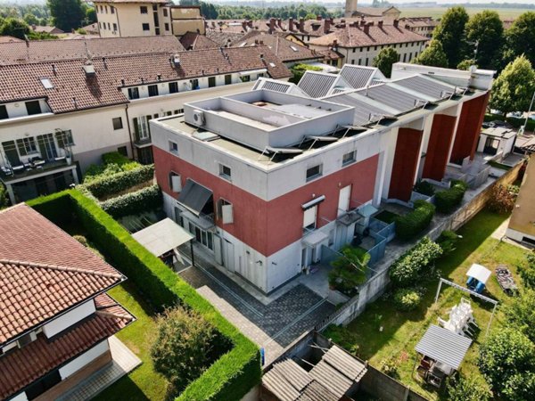 casa indipendente in vendita a Cusago