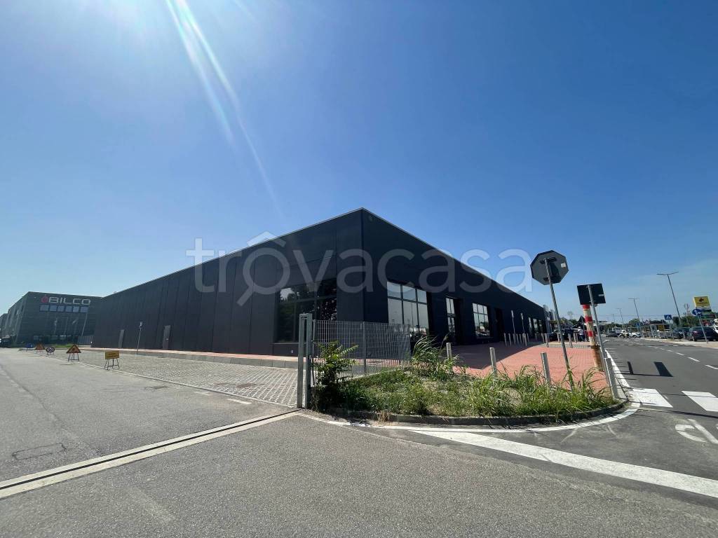 negozio in vendita a Cusago