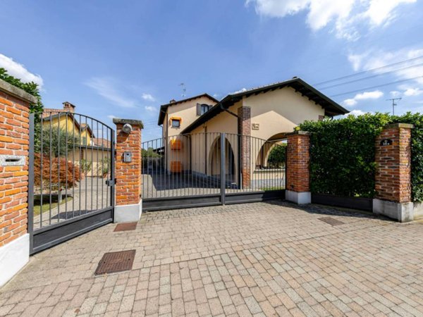 casa indipendente in vendita a Cusago