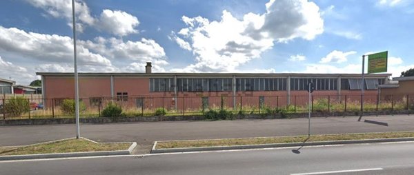 locale commerciale in vendita a Cusago