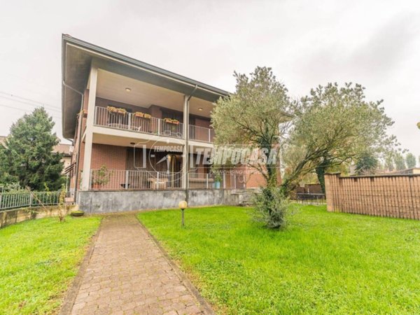 casa indipendente in vendita a Cusago