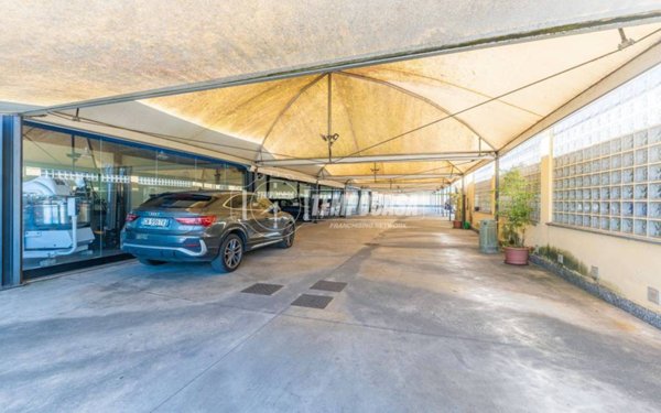 negozio in vendita a Cusago