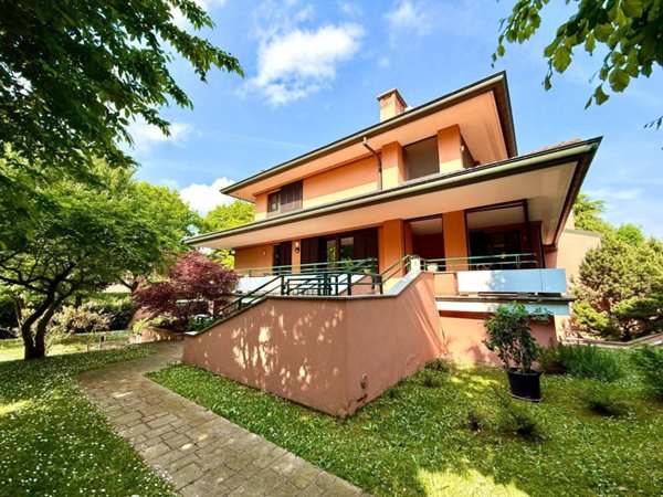 casa indipendente in vendita a Cusago